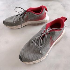 Nike Big kids Air Zoom Arcadia Smoke Gray / University Red. 3.5Y